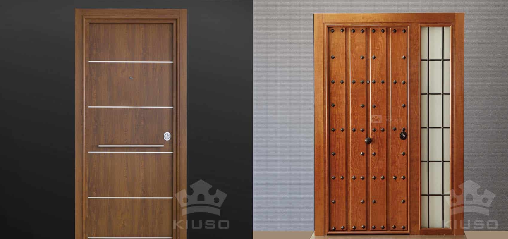 Puerta Ciega a la izquierda y puerta con fijo de cristal a la derecha.